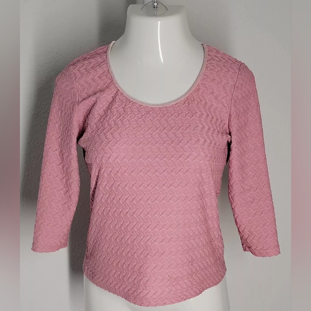 5/$25 Bay Studio Pink Stretchy Blouse